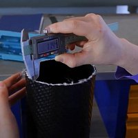 Контроль толщины стенки плоскосворачиваемого рукава
